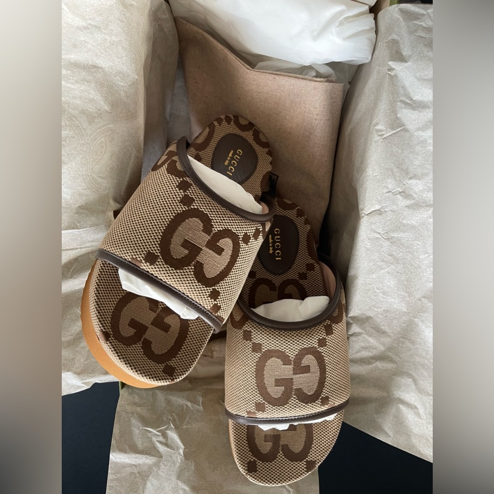 New Gucci Jumbo GG Canvas / Nappa Sam Sandals 37/US7 - Picture 4 of 15